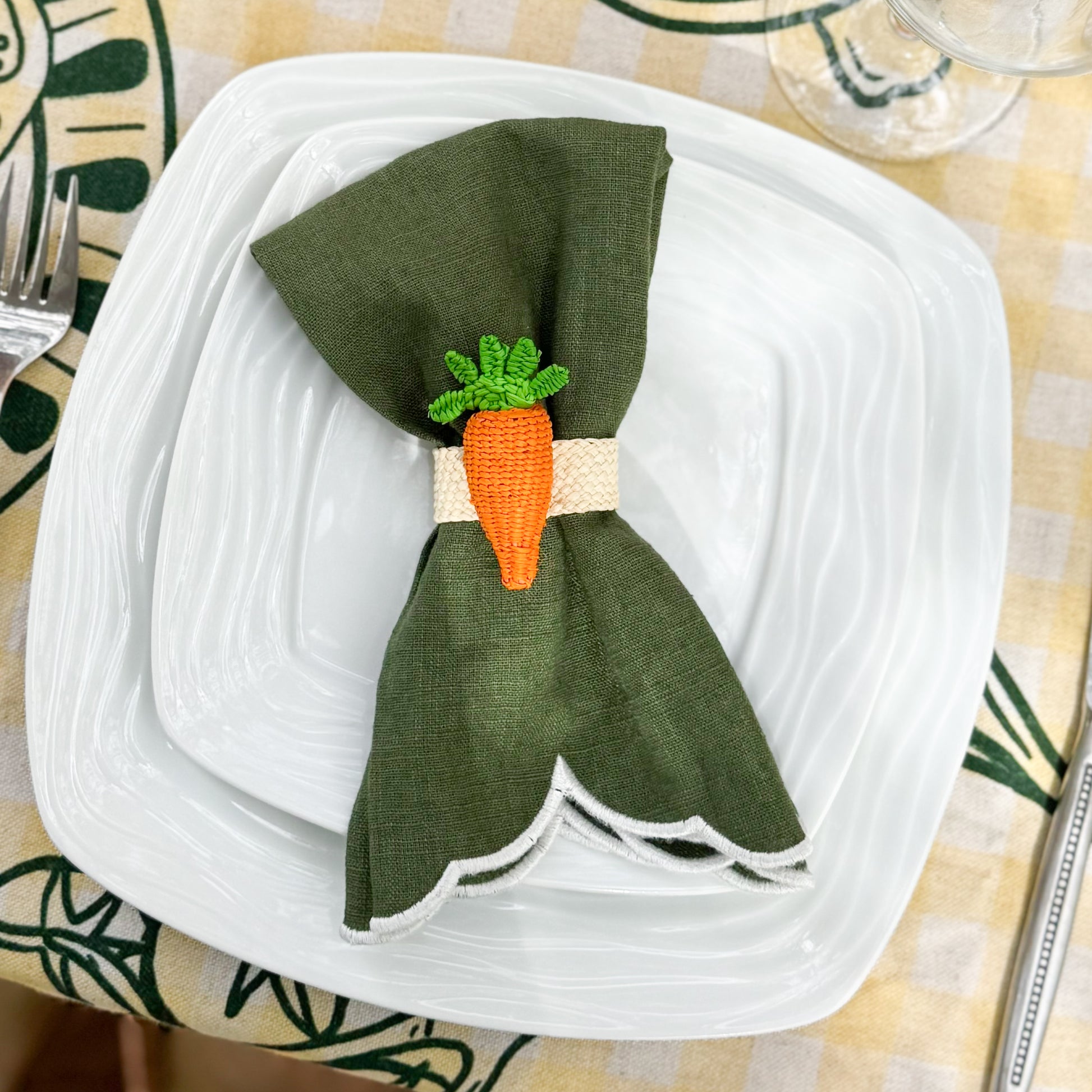 Servilleta verde y blanca